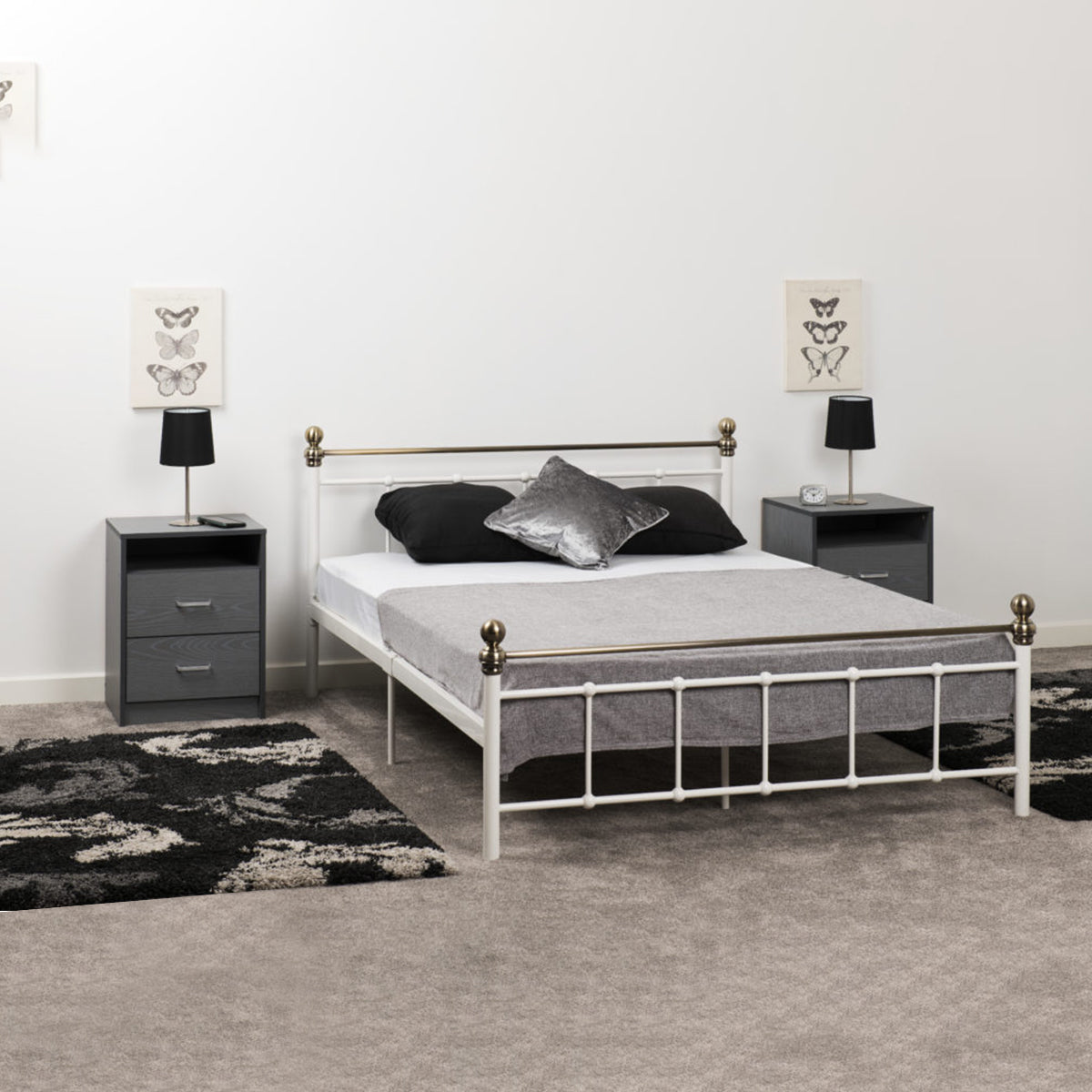 Marlborough 4FT6 Bed - White/Antique Brass