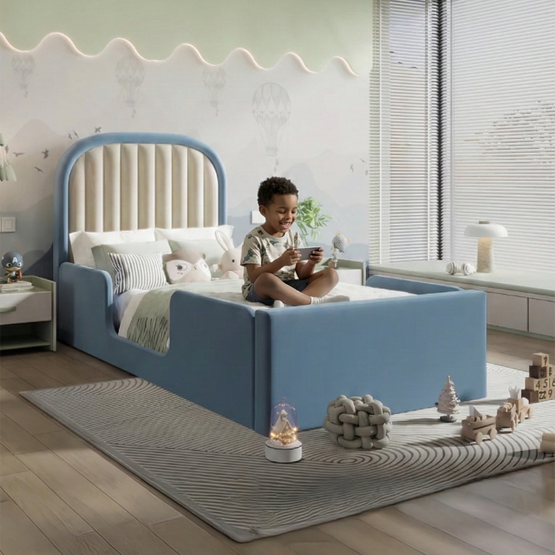 Little Saddle Kids Bed